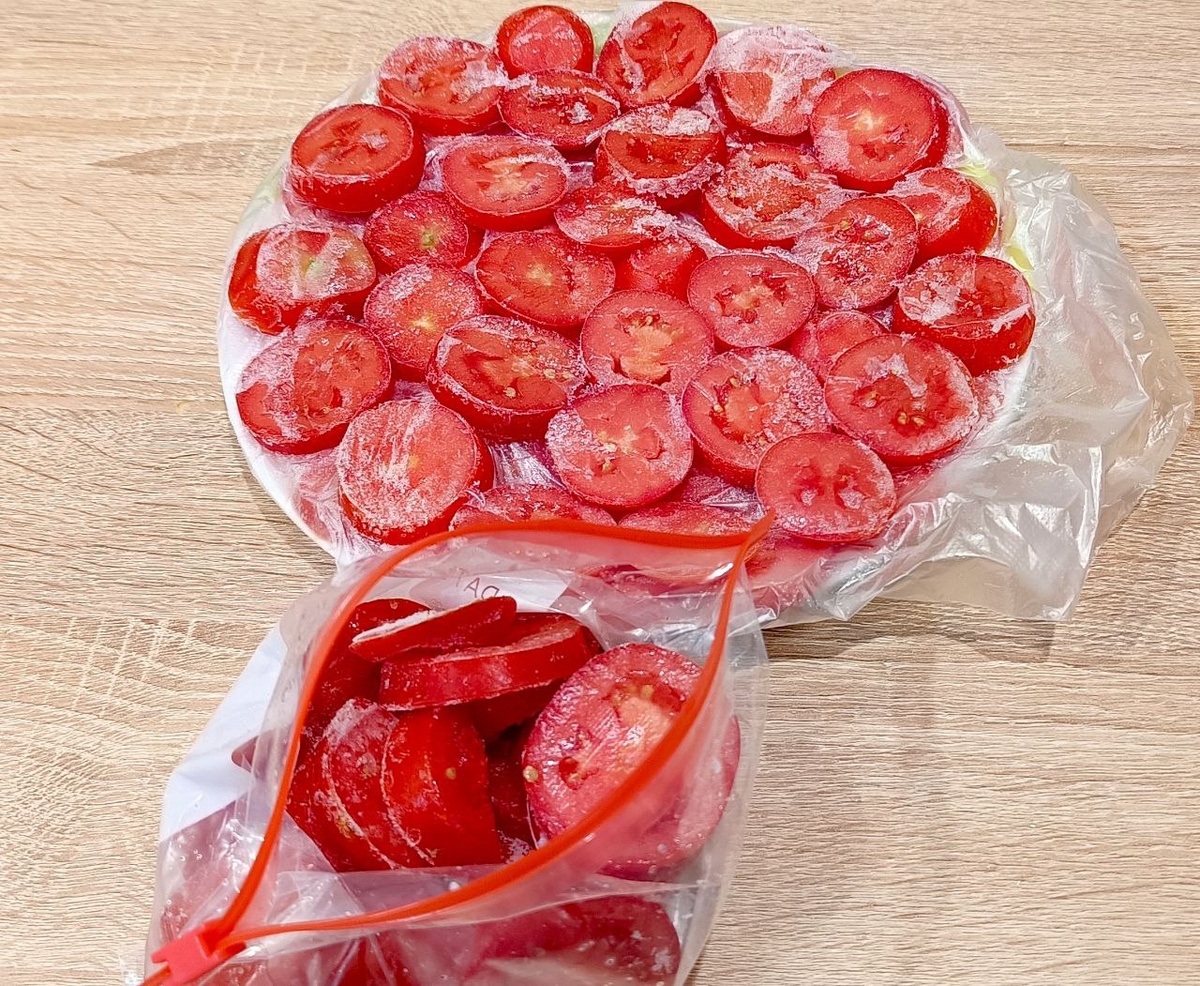 Замораживаем колечки помидоров для пиццы, яичницы, лазаньи