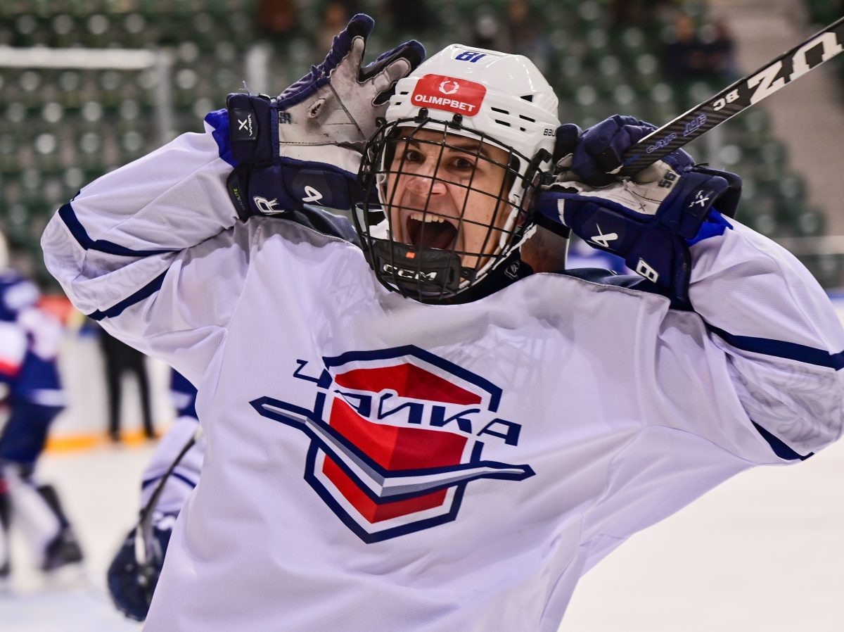    Так радовался заброшенной шайбе Иван Муллеров, которому в конце ноября исполнится 18 лет