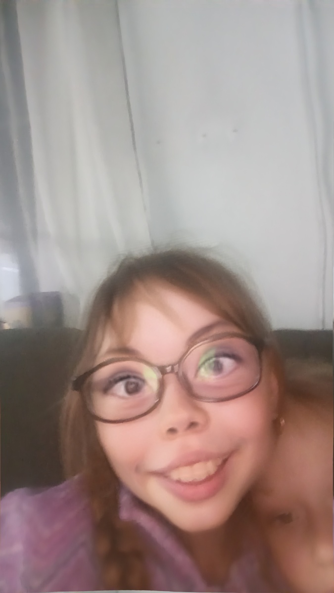 Средняя доченька. Фото сделано в приложении спарчат 