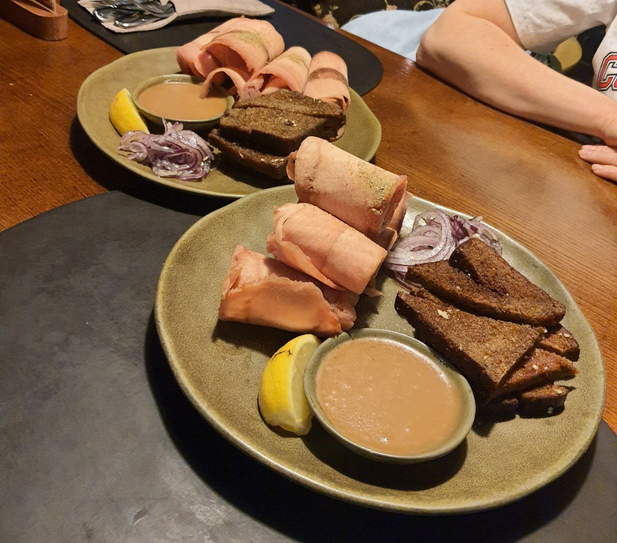 Самая распространенная строганина в Калининграде из пеламиды