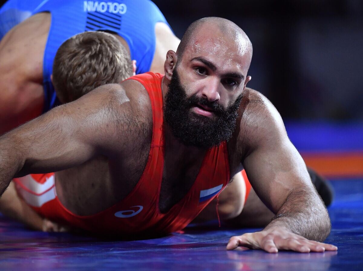    Спартакиада. Греко-римская борьба. Слева направо: Александр Головин (Краснодарский край) и Артур Саргсян (Владимирская область) © РИА Новости / Максим Богодвид