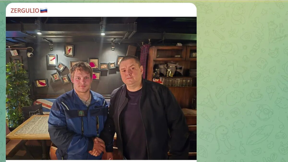 Блогер Колясников поддержал уволенного педагога. Скрин Zergulio.