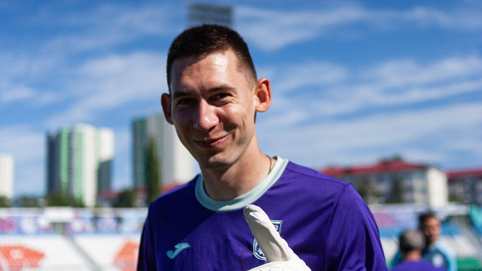 Вратарь «Уфы» Алексей Чернов в первом матче в сезоне отразил пенальти.📷Фото: Идэль Гумеров