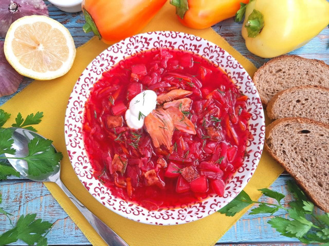 Самый вкусный, с овощами и беконом! Добавки попросят все! Борщ с болгарским перцем - это интересное переосмысление классического рецепта. Запечённая свекла делает бульон насыщенным и бархатистым, а яблоко придаёт лёгкую кислинку. Отличный вариант для разнообразия обеденного меню — красиво и сытно.