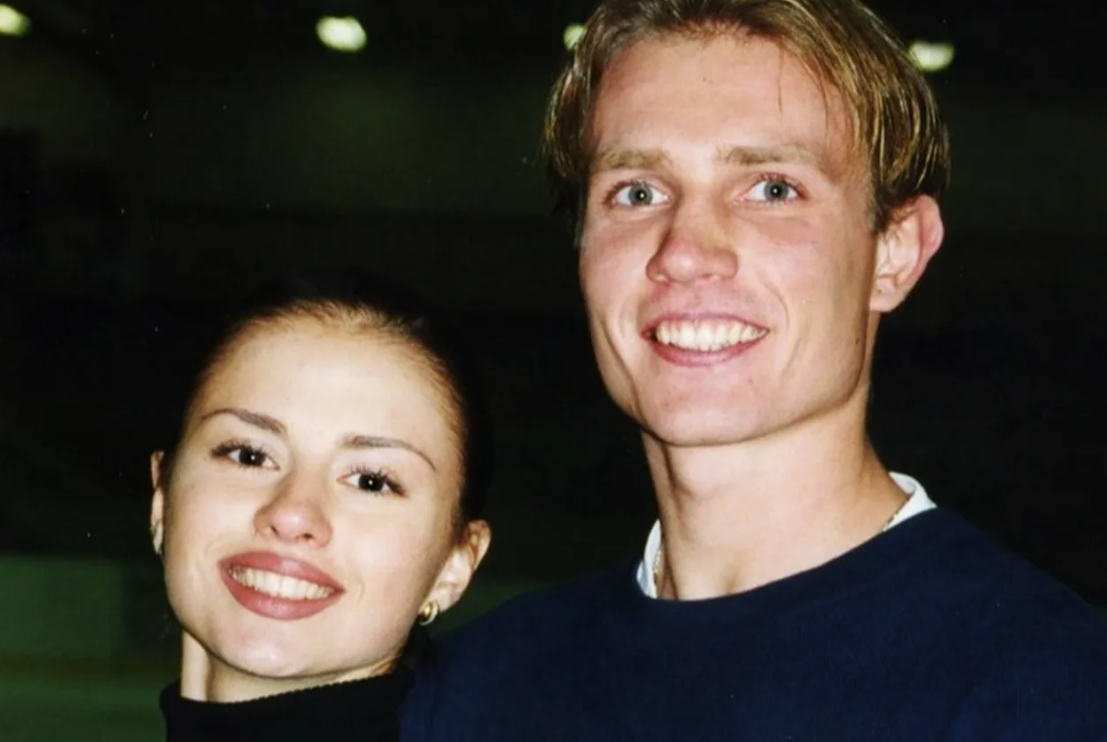 Источник фото: https://absatz.media/sport/115104-ne-vsyo-zoloto-chto-blestyashaya-kak-semenovich-chut-ne-lishila-mir-pary-navka-kostomarov