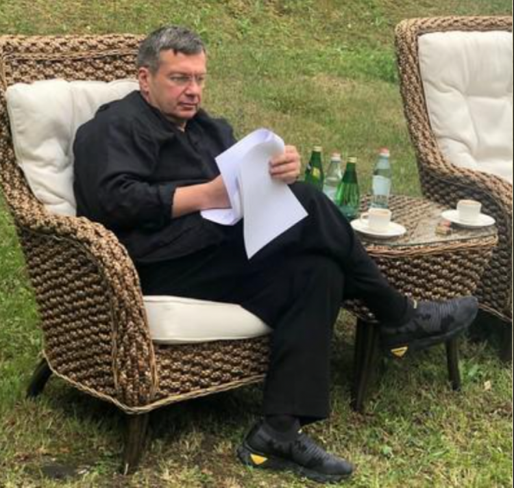 Когда-то Владимир Рудольфович, по его собственному признанию, мечтал совсем о другом 