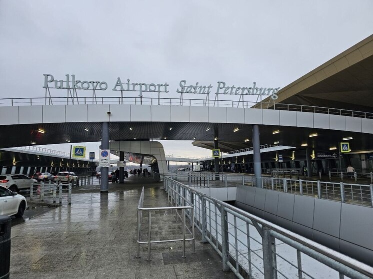     Официальный сайт аэропорта Пулково был взломан утром 19 сентября. Фото: архив «МК в Питере».
