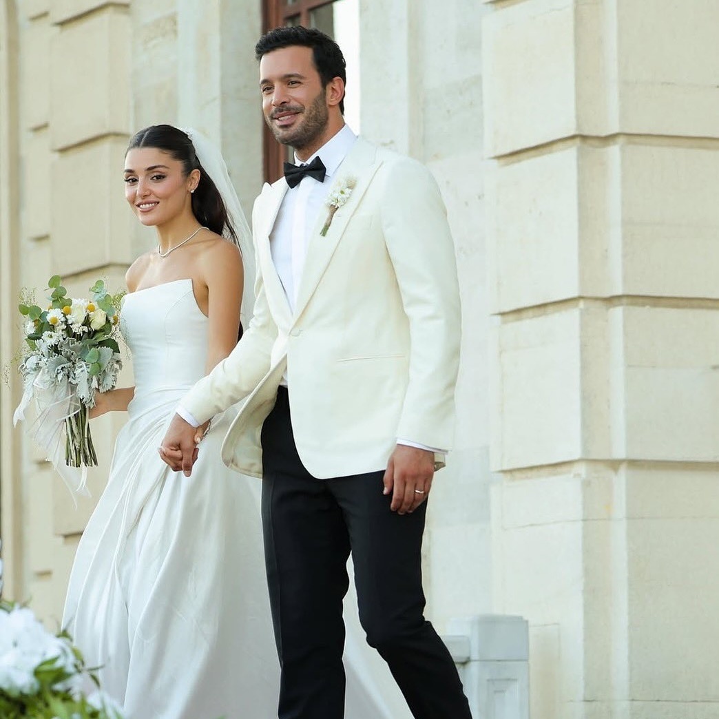 Ханде Эрчел и Барыш Ардуч в сериале «Любовь и слёзы». Фото: соцсети