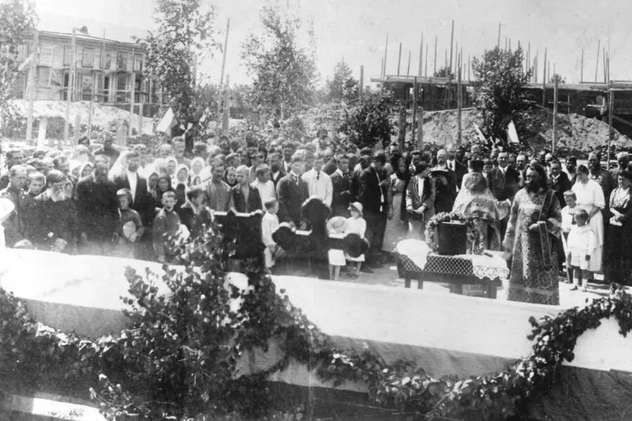 Закладка бийского холодильника. группа ВК "История Бийска: город и люди"   📷