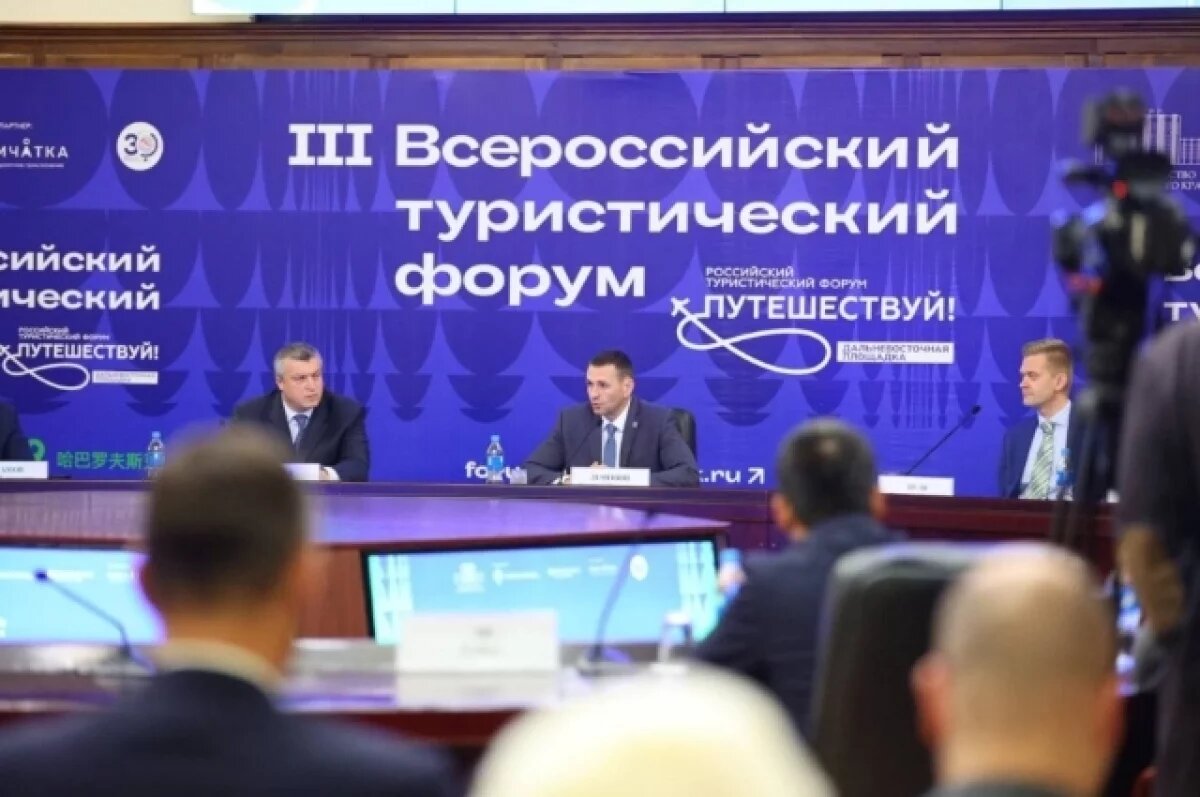    Дмитрий Демешин пообещал школьникам новые бесплатные поездки