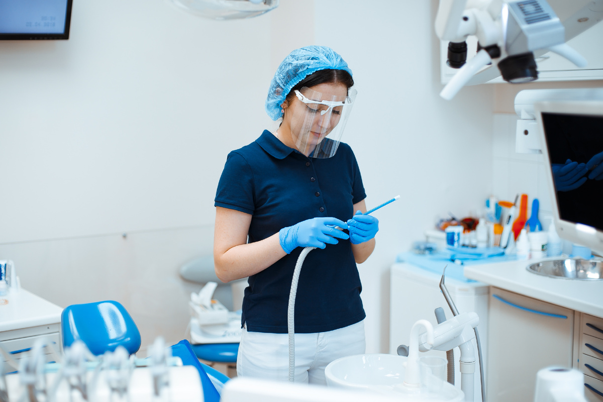 Фотография взята с сайта стоматологии Дмитрович Фэмили https://www.dmitrovich.ru/