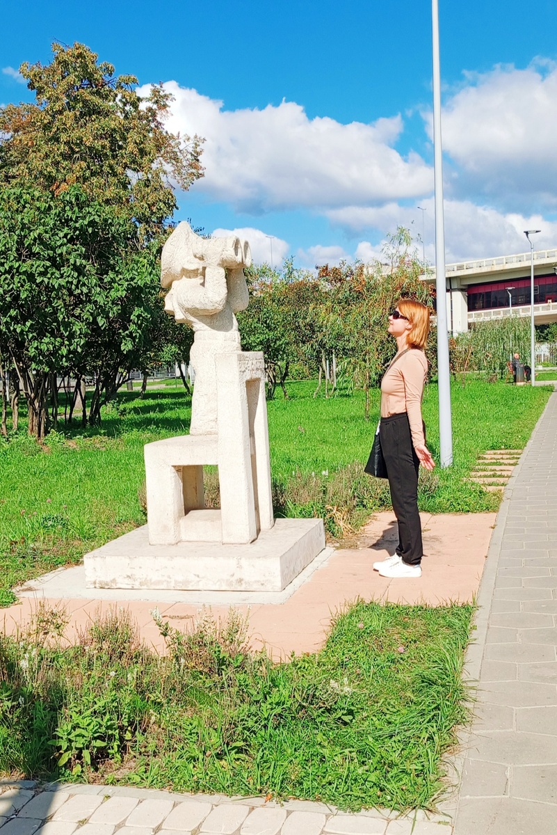 Он - на реку, я - на него