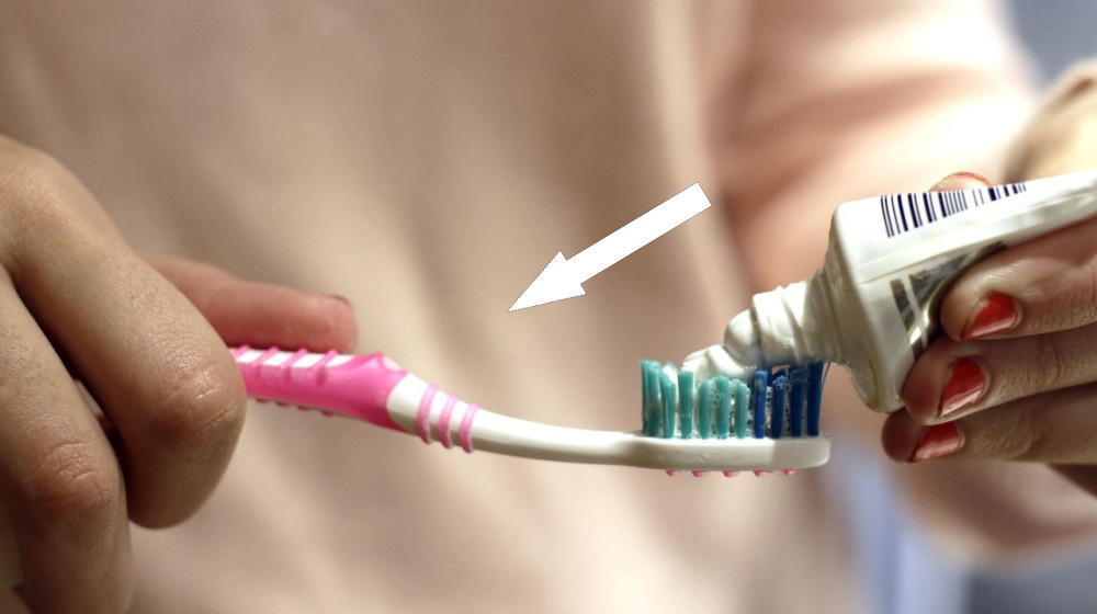    Почему у вас иногда пахнет изо рта даже после чистки зубов