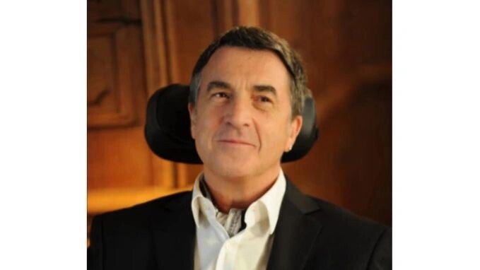    Кадр из фильма «1+1». Фото: Canal+ [fr]/Chaocorp/Ciné Cinémas/Gaumont/Quad Productions/Ten Films/TF1/TF1 Films Production/Каскад фильм/Weinstein Company/kinopoisk.ru