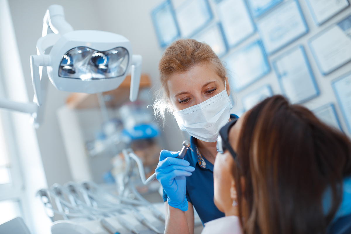 Фотография взята с сайта стоматологии Дмитрович Фэмили https://www.dmitrovich.ru/