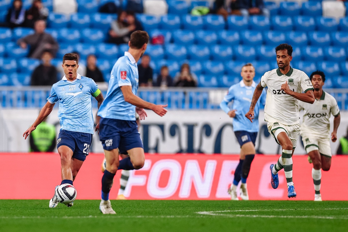    ПФК «Крылья Советов»