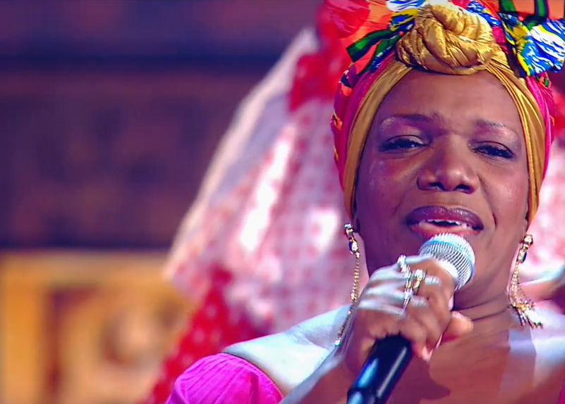 Участники удивляли самобытностью. Фото: скриншот эфира "Интервидение-2025" (Первый канал, 20.09.2025)