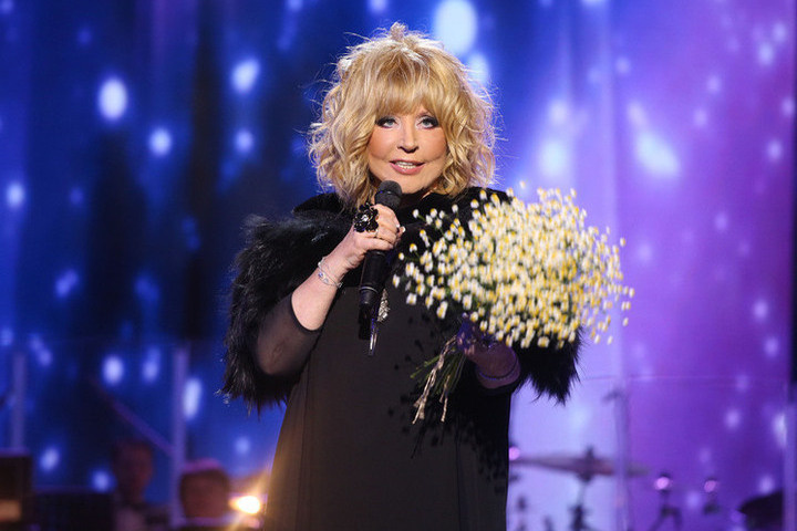 Дмитрий Певцов призвал останавливать предателей Родины после интервью Пугачевой