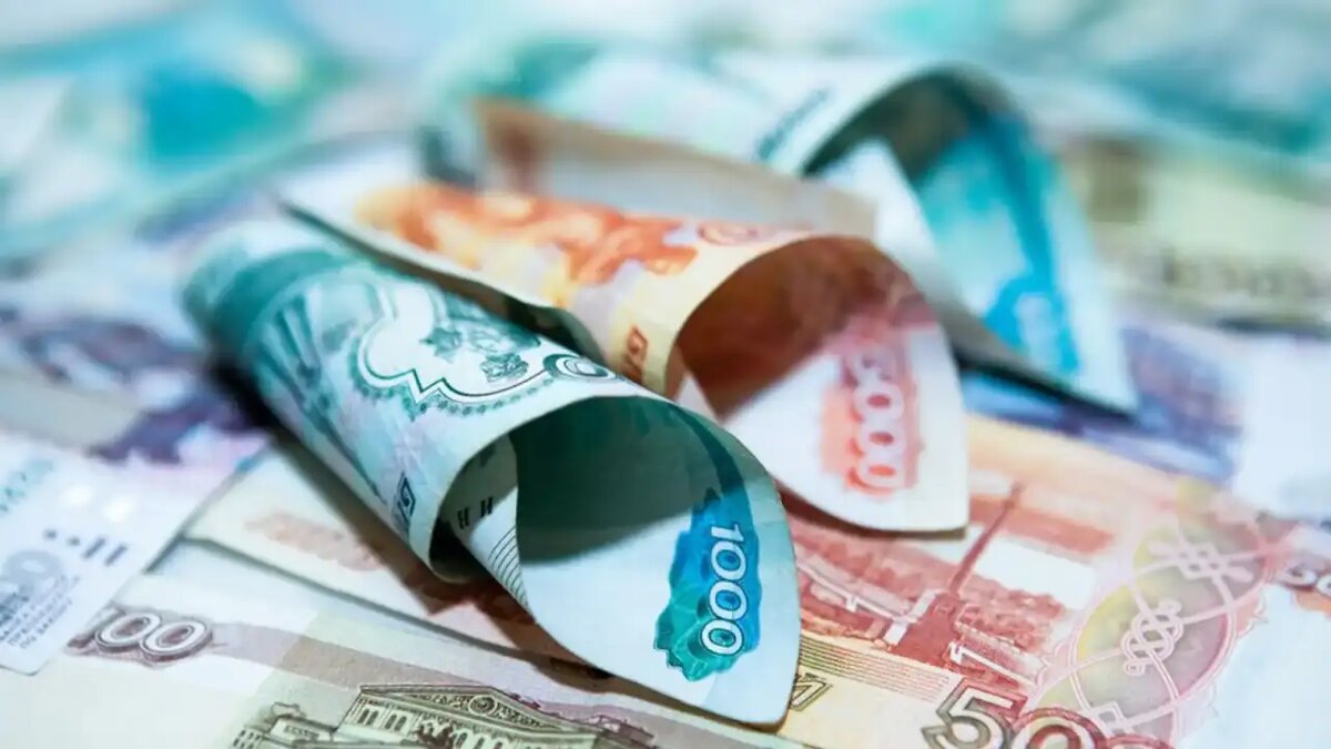    Наличные российские рубли.