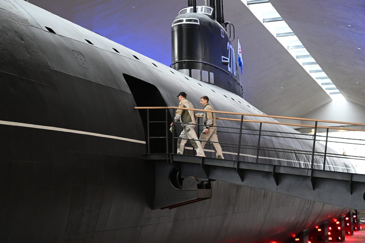     Атомная подводная лодка К-3 «Ленинский комсомол», представленная на открытии выставки «Россия — страна морей и океанов» в Музее военно-морской славы в Кронштадте / РИА Новости / Алексей Даничев