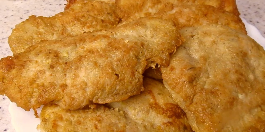 По этому рецепту много лет готовлю, другого не надо. Сочные и очень вкусные куриные отбивные получаются.