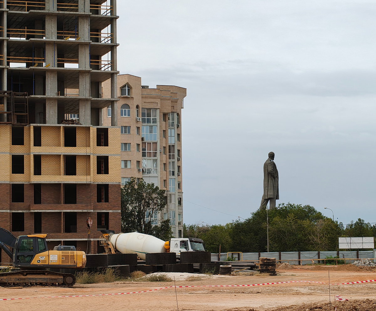 А Ленин, теперь такой маленьких становиться