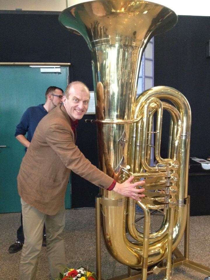 Контрабасовая туба