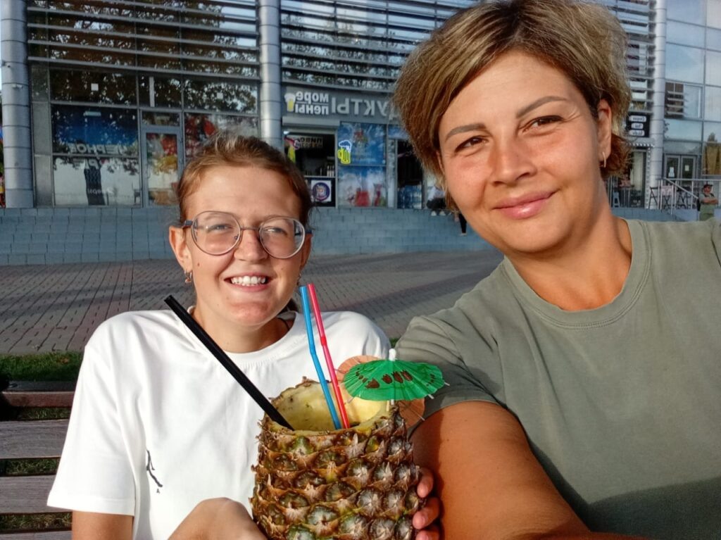 Варя с мамой