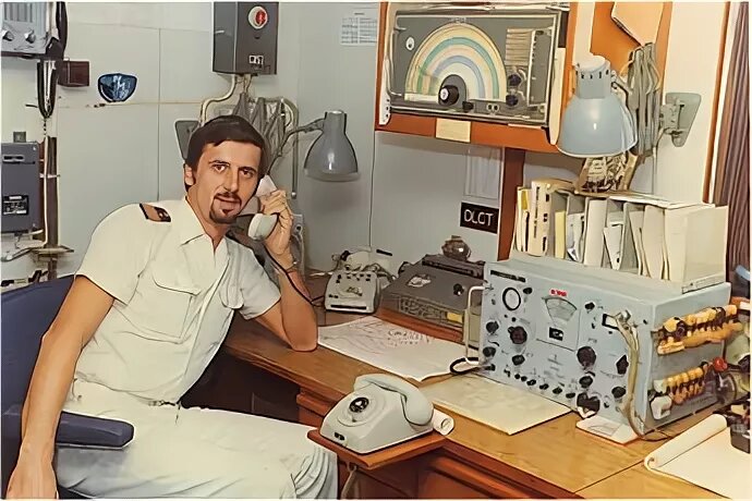 Поднимайтесь в рубку ,раздавим пузырёк Ламойки 