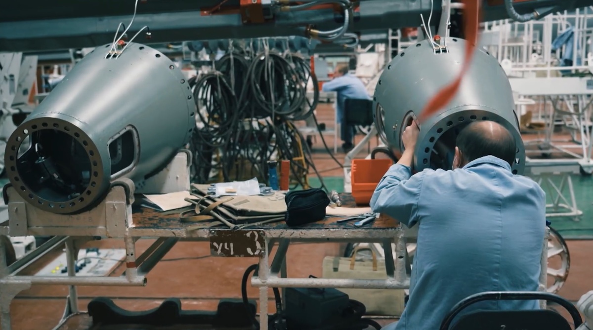 Фото 2. Из сборочного цеха РКЦ Прогресс.