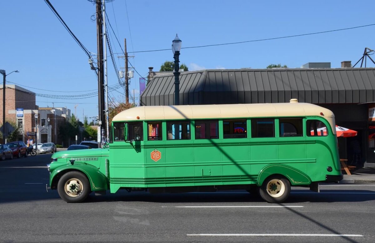    До 1930-х годов школьные автобусы поражали своим разнообразием. Источник фотографии: wikimedia.org