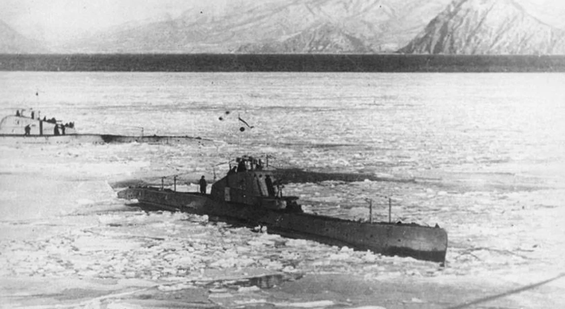 Подводные лодки "Щуки" военных лет в Охотском море.  Фото: kolymastory.ru