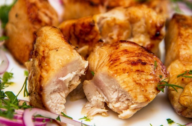 Секрет сочности: Шашлык с горчицей из курицы, который тает во рту. Маринуем всего 1 час!