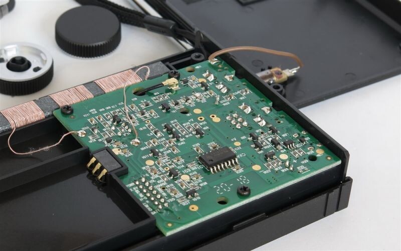 Внутренний мир Tecsun PL-330. radioscanner.ru