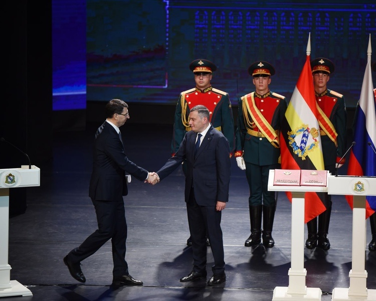     Полпред Президента в ЦФО поздравил Хинштейна со вступлением в должность