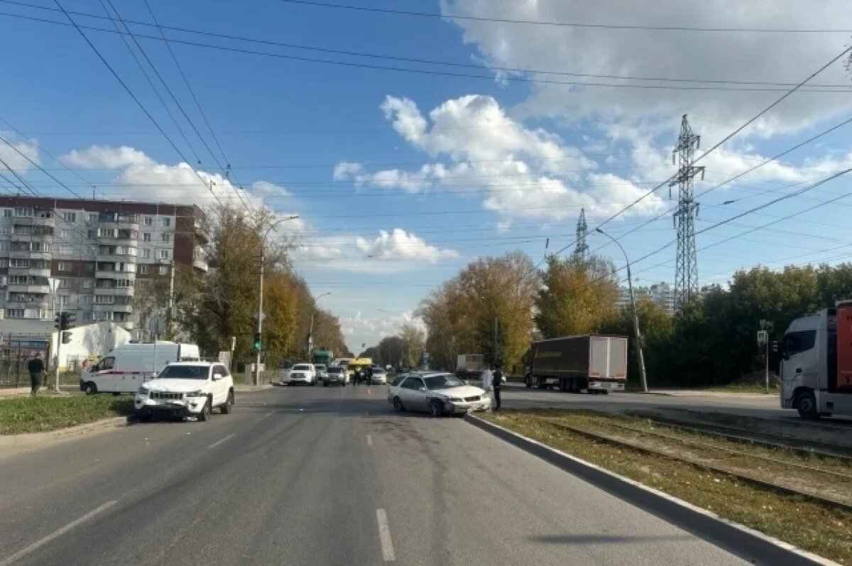    Три человека пострадали в ДТП на Паласса в Новосибирске