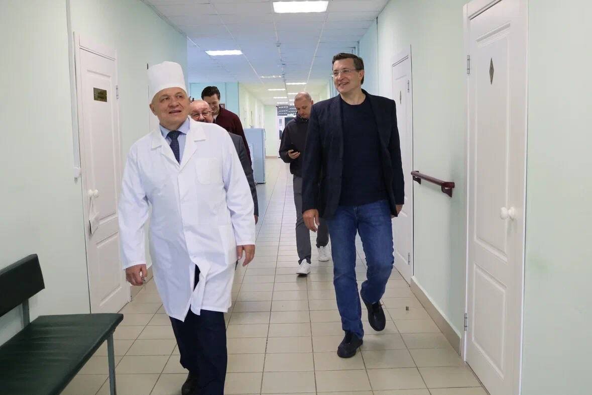    Там губернатор проверил благоустройство улиц, скверов и памятников, ремонт госучреждений, пообщался с местными властями