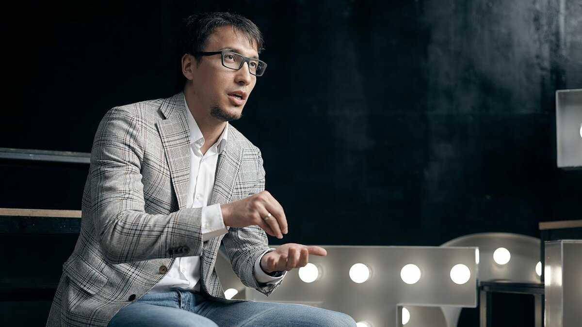 Абзалов объяснил, как государство мягко толкает вкладчиков в ипотеку