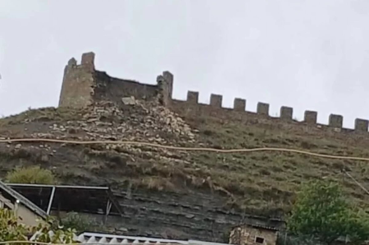    Чиновники обещают в кратчайшие сроки восстановить мемориал.