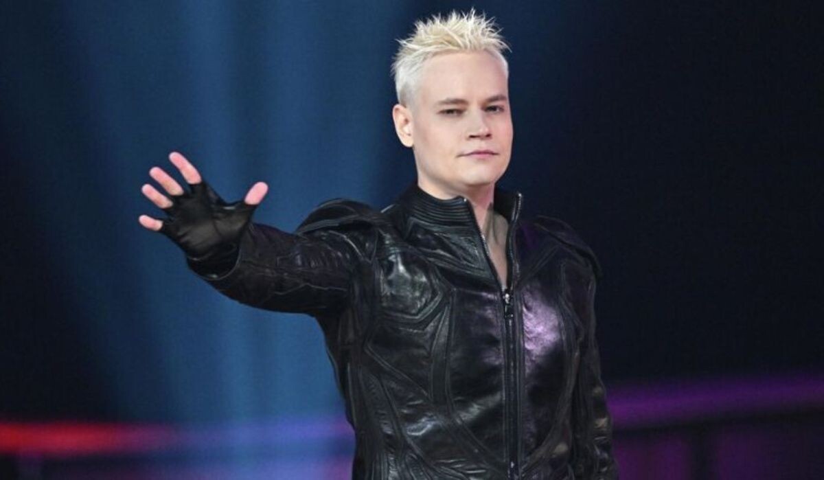     Ярослав Дронов (Россия) выступает на международном музыкальном конкурсе "Интервидение" в Москве. Источник: © РИА Новости Автор фото: Сергей Бобылев