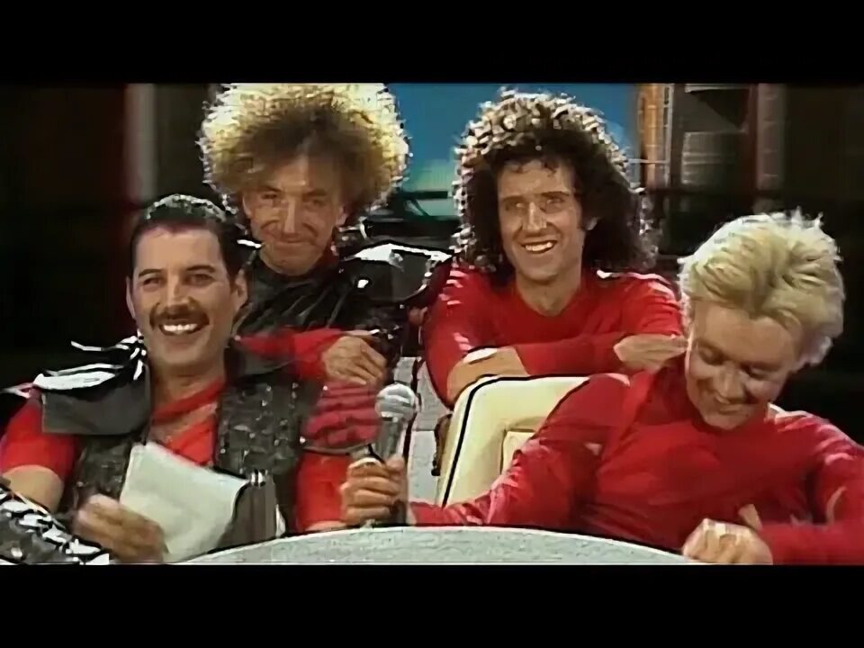 На съемках клипа Radio Ga Ga