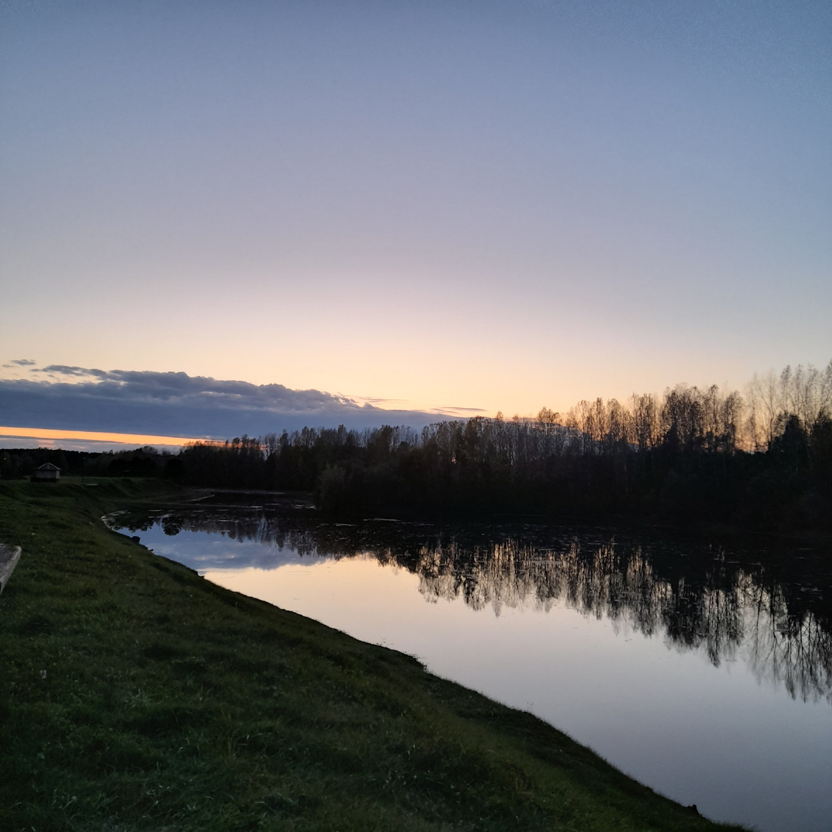 Фото автора. Здешнее озеро хочется фотографировать бесконечно