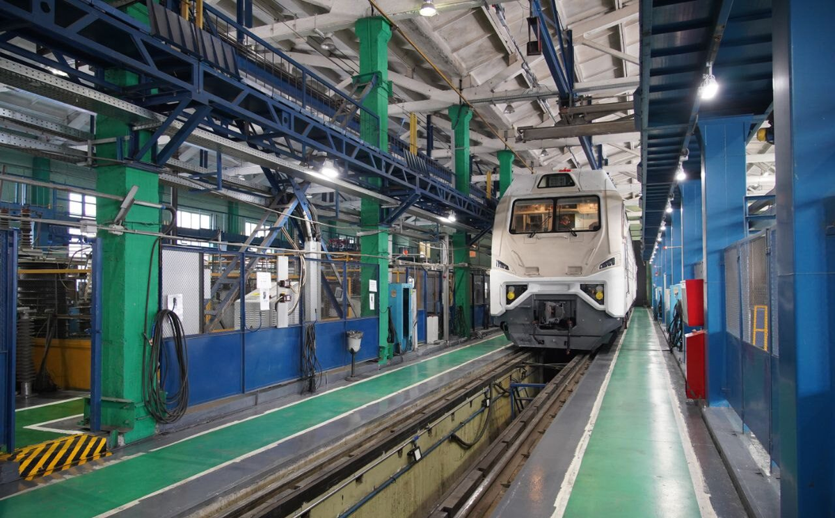 Линия испытания электровозов на НЭВЗе. Источник: НЭВЗ