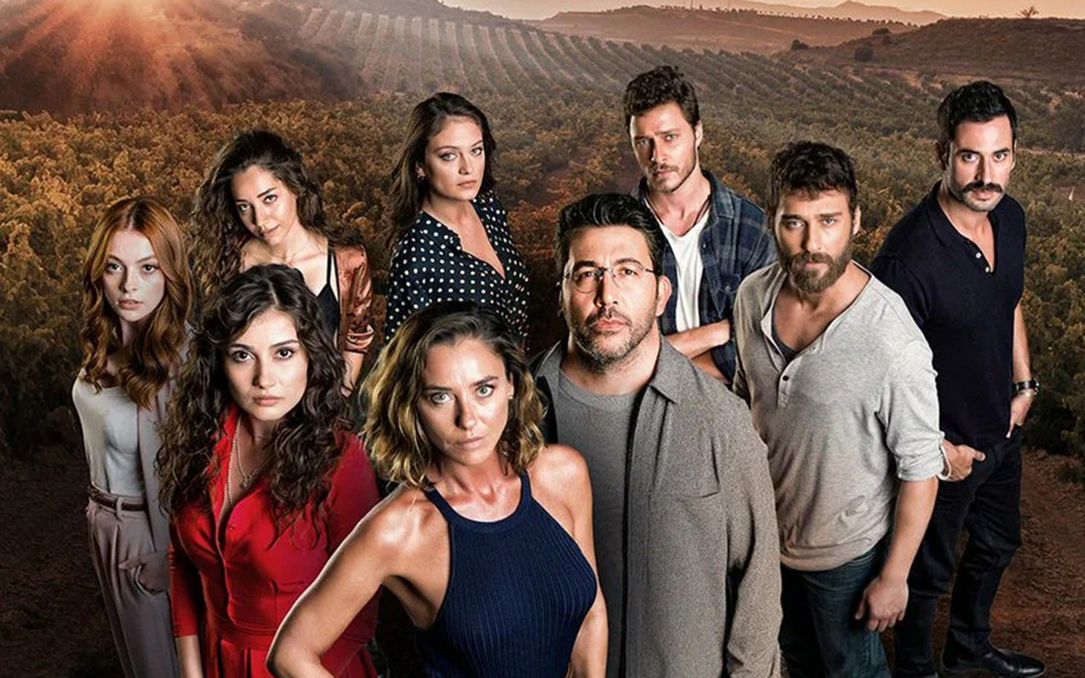 Постер сериала "Уважаемое прошлое"