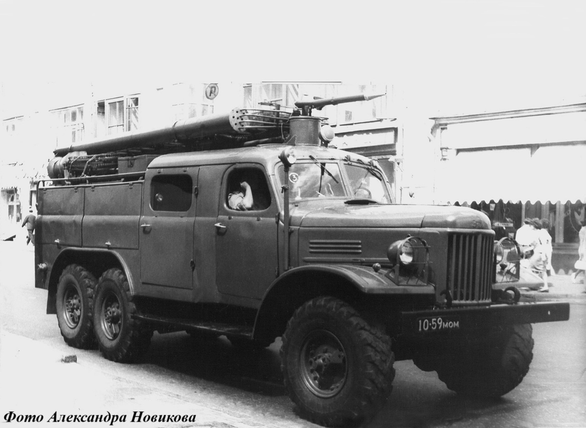Москва. Вторая половина 1960-х. Раняя ПМЗ-27 дооборудованная лафетным стволом и креплениями для защитных сеток. Машина из ВПЧ-3.