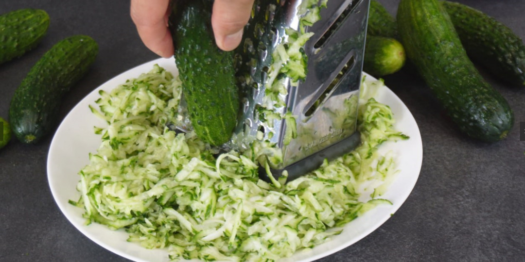 НИКОГДА не натирала огурцы на терке, пока не попробовала этот рецепт: Делаю уже третью варку, безумно вкусная закуска на зиму🔥