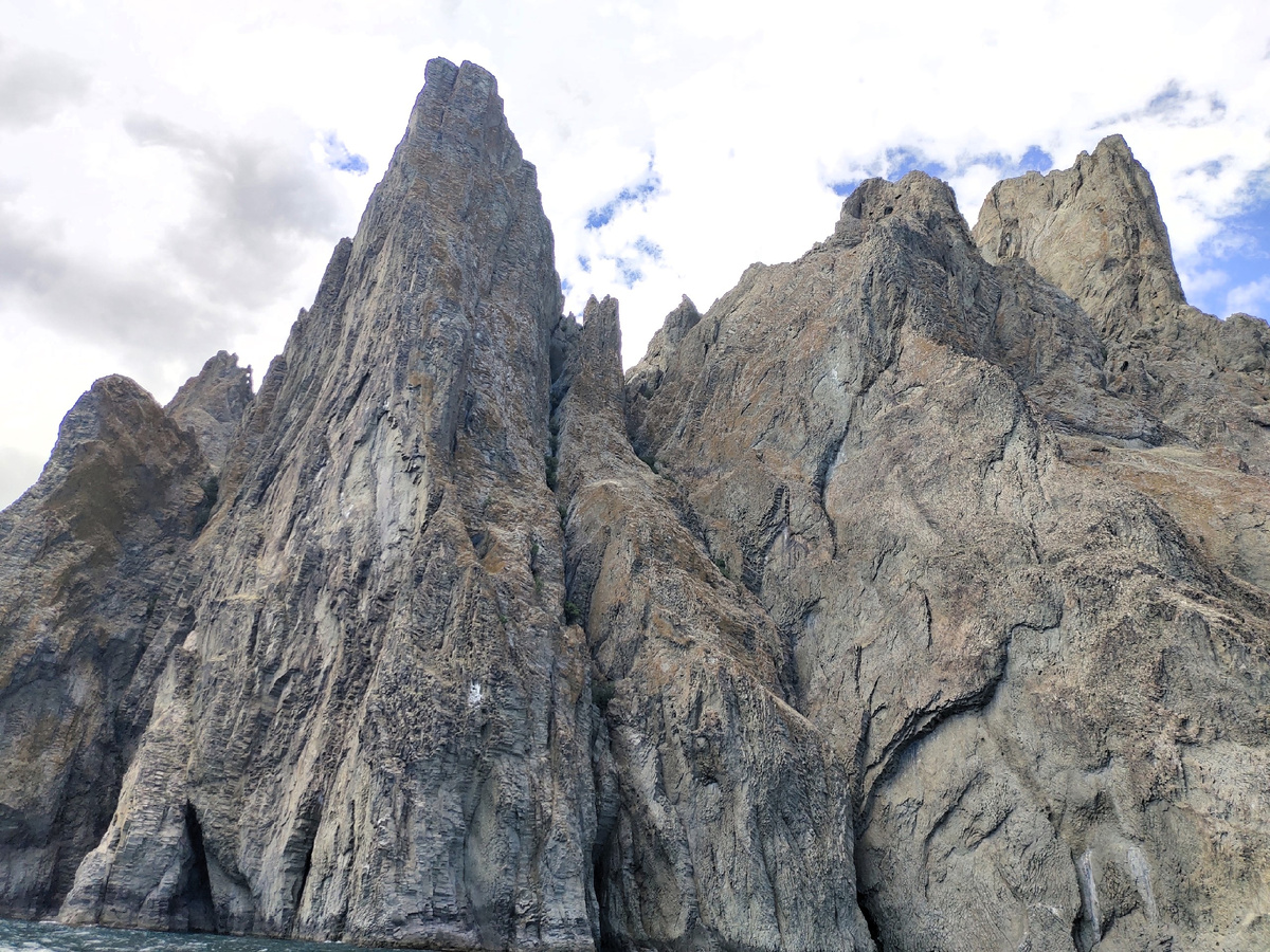 Скала Маяк с моря, Карадаг, Крым