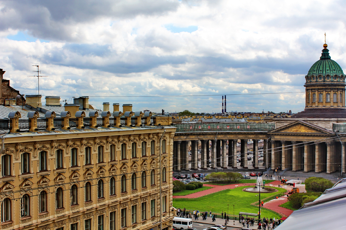 Вид с мансарды на Казанский собор 