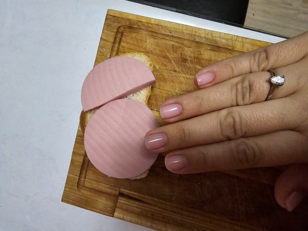    Чудо-колбаса по 59 рублей: я изучил состав и чуть не расплакался. Жена молодец, что поддержала меня