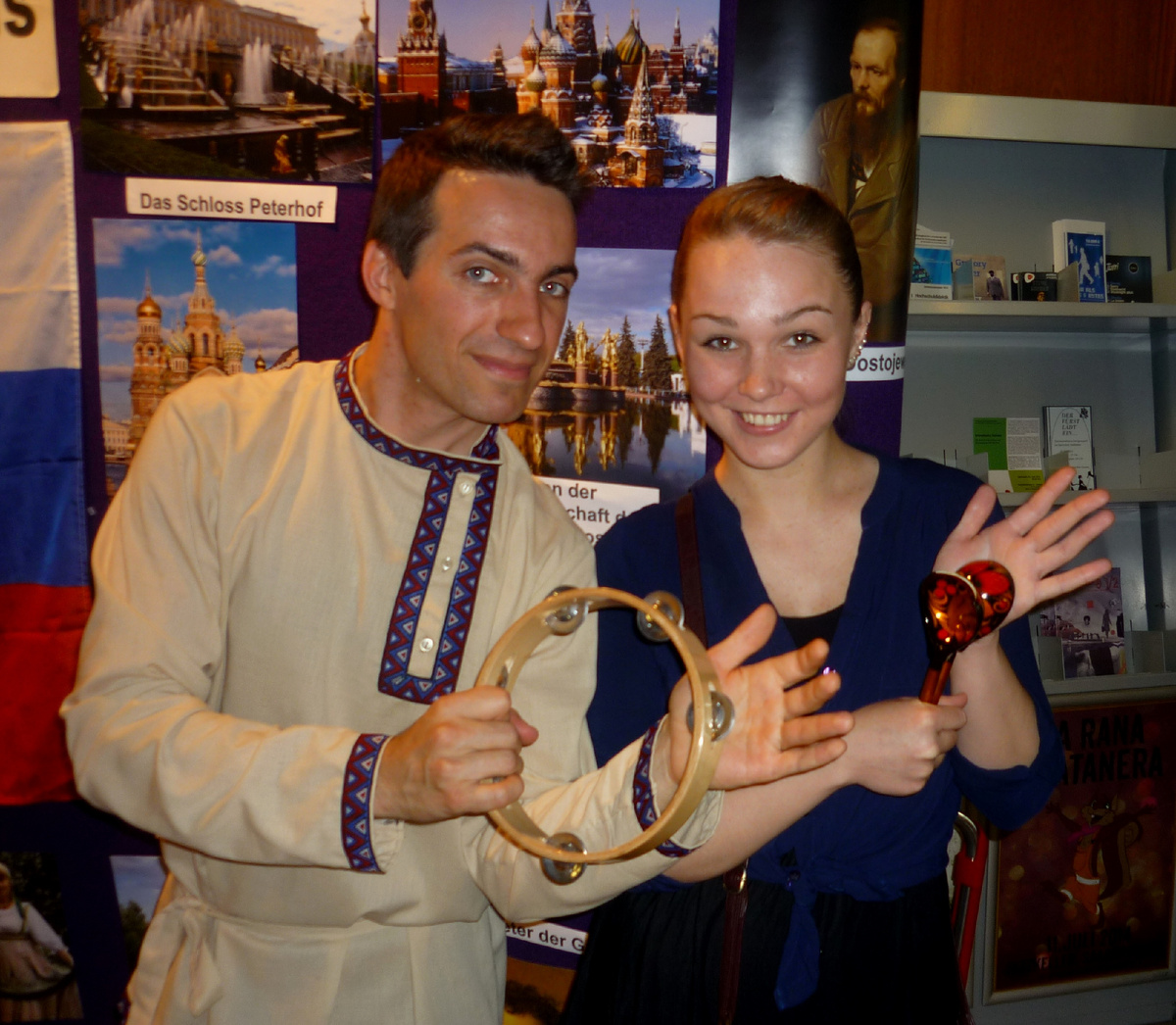 Перед русским стендом, на дне национальной кухни в университете земли Саарланд 